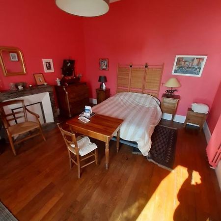 Bed and Breakfast Le Logis Les Pineaux Exterior foto
